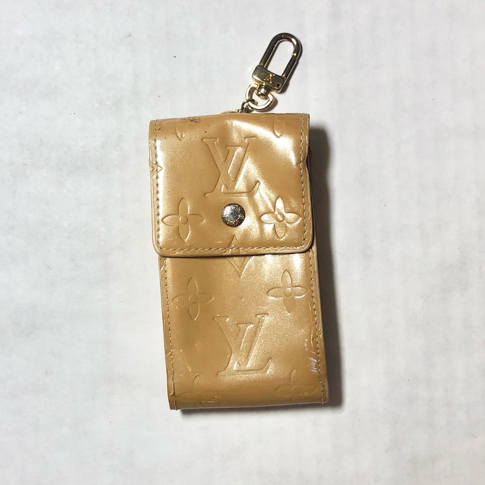 Luis Vuitton beige Leather vernis case